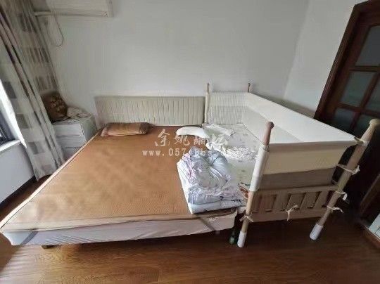出今年7月买的大象妈妈围栏 出今年7月买的大象妈妈围栏
