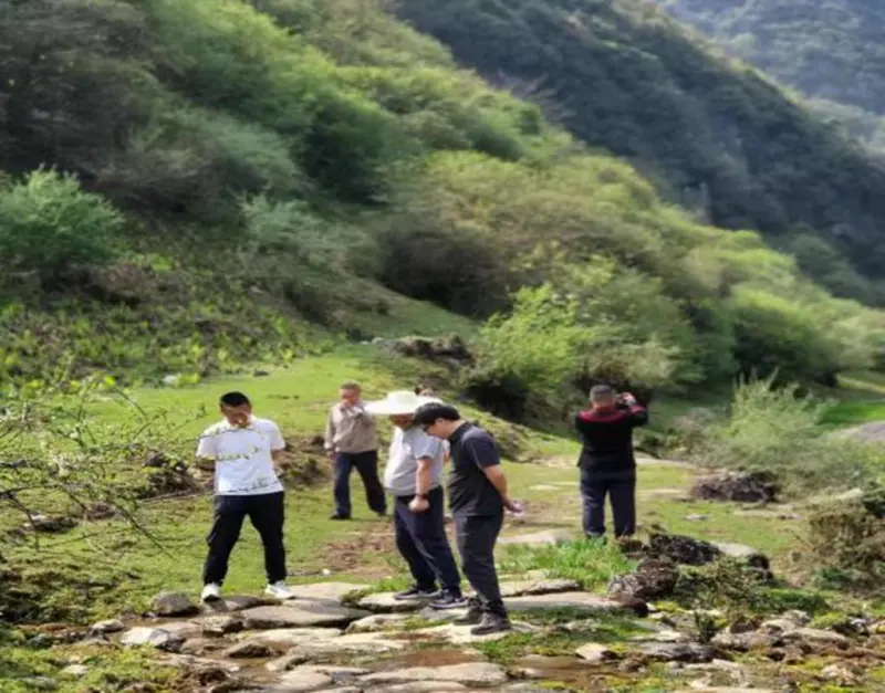 四川凉山州甘洛县举办“知名作家甘洛行”采风活动