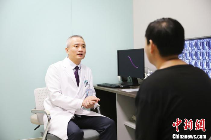 专家:自身修复能力下降 中老年人群更易罹患腰椎间盘突出症 专家:自身修复能力下降 中老年人群更易罹患腰椎间盘突出症